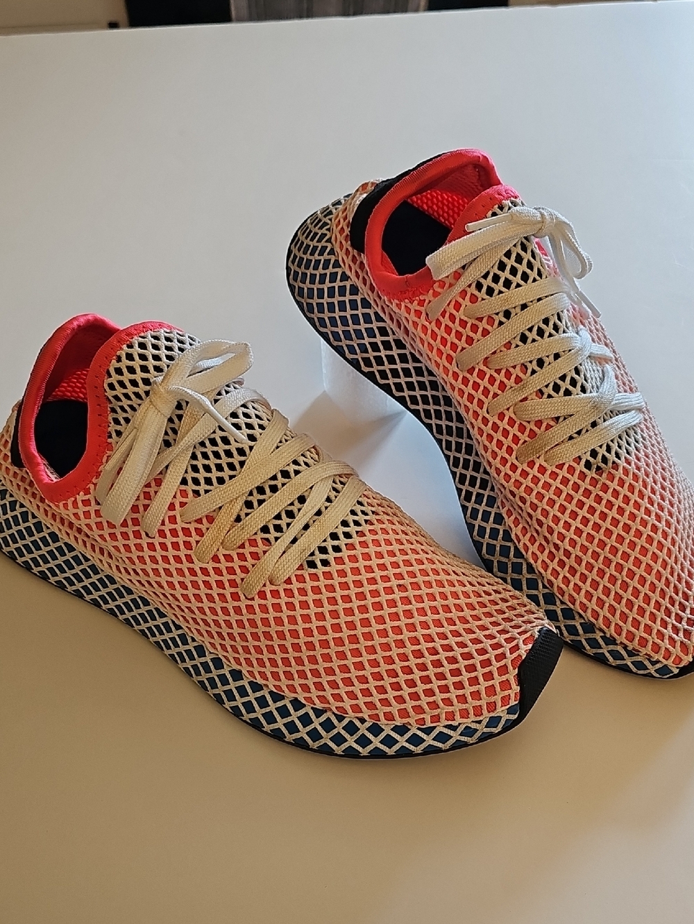 Men's Adidas Deerupt Coral and White Mesh Athletic Shoes SIZE 10